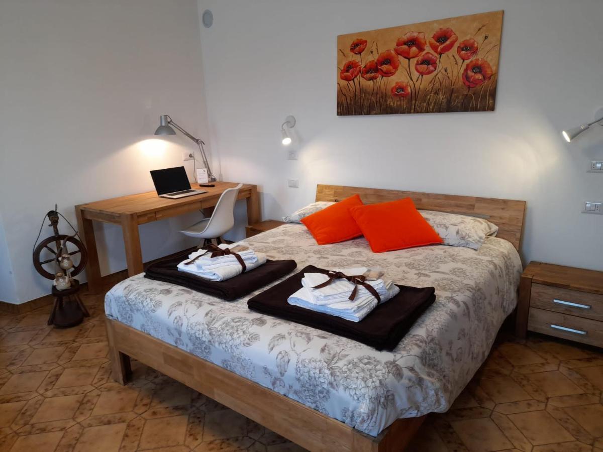 B&B La Casa Di Loretta Paderno Eksteriør bilde